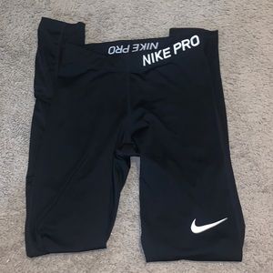 Black Nike pro leggings